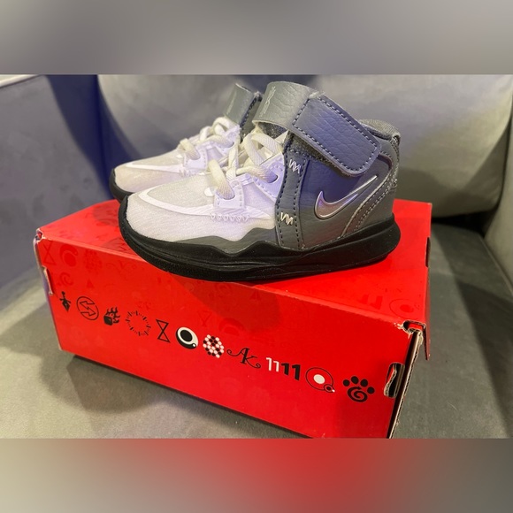 Kyrie Infinity Toddler Sneakers - Picture 1 of 6